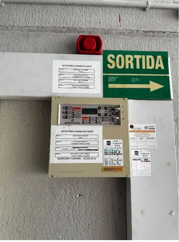 Fabrikhallen zur Miete in Òdena