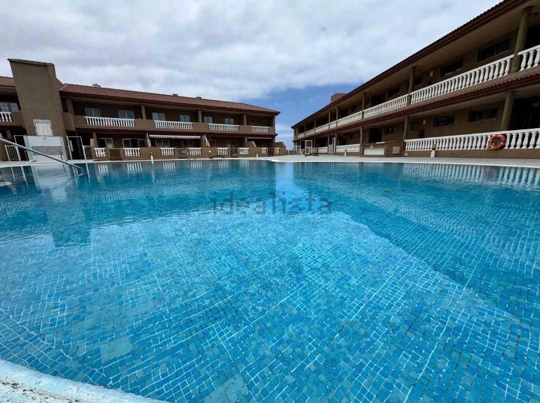 Piscina de Planta baixa de lloguer en Arico amb Terrassa i Moblat