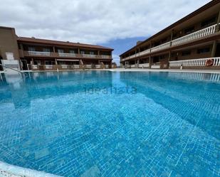 Piscina de Planta baixa de lloguer en Arico amb Terrassa i Moblat