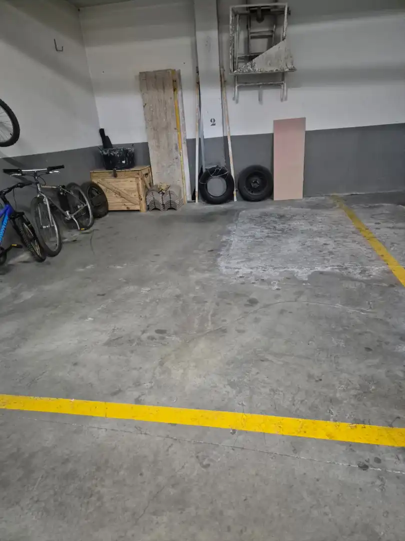 Individual with lift for sale in Carrer de Lleó 11, imagen 5