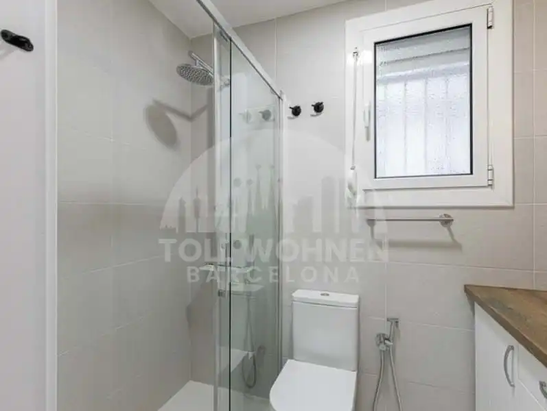 Baño de Piso en venta en Barcelona con Terraza, Amueblado y Balcón