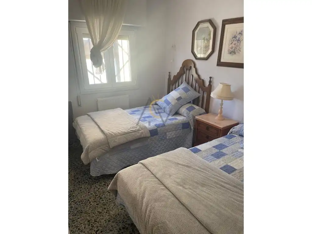 Dormitori de Finca rústica en venda en Villena amb Aire condicionat, Jardí privat i Piscina