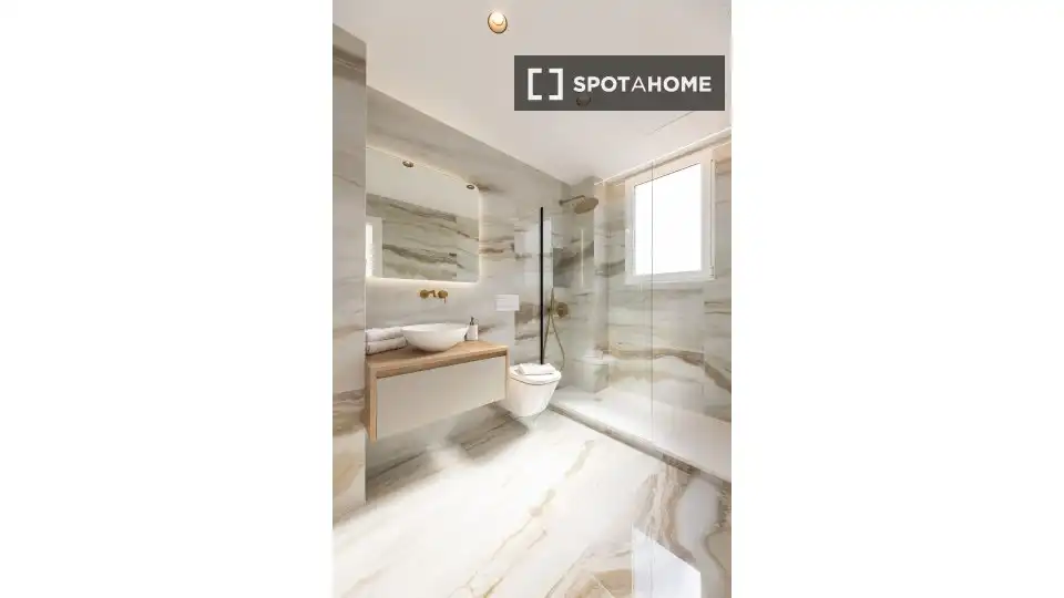 Baño de Piso de alquiler en Valencia con Aire acondicionado, Calefacción y Amueblado