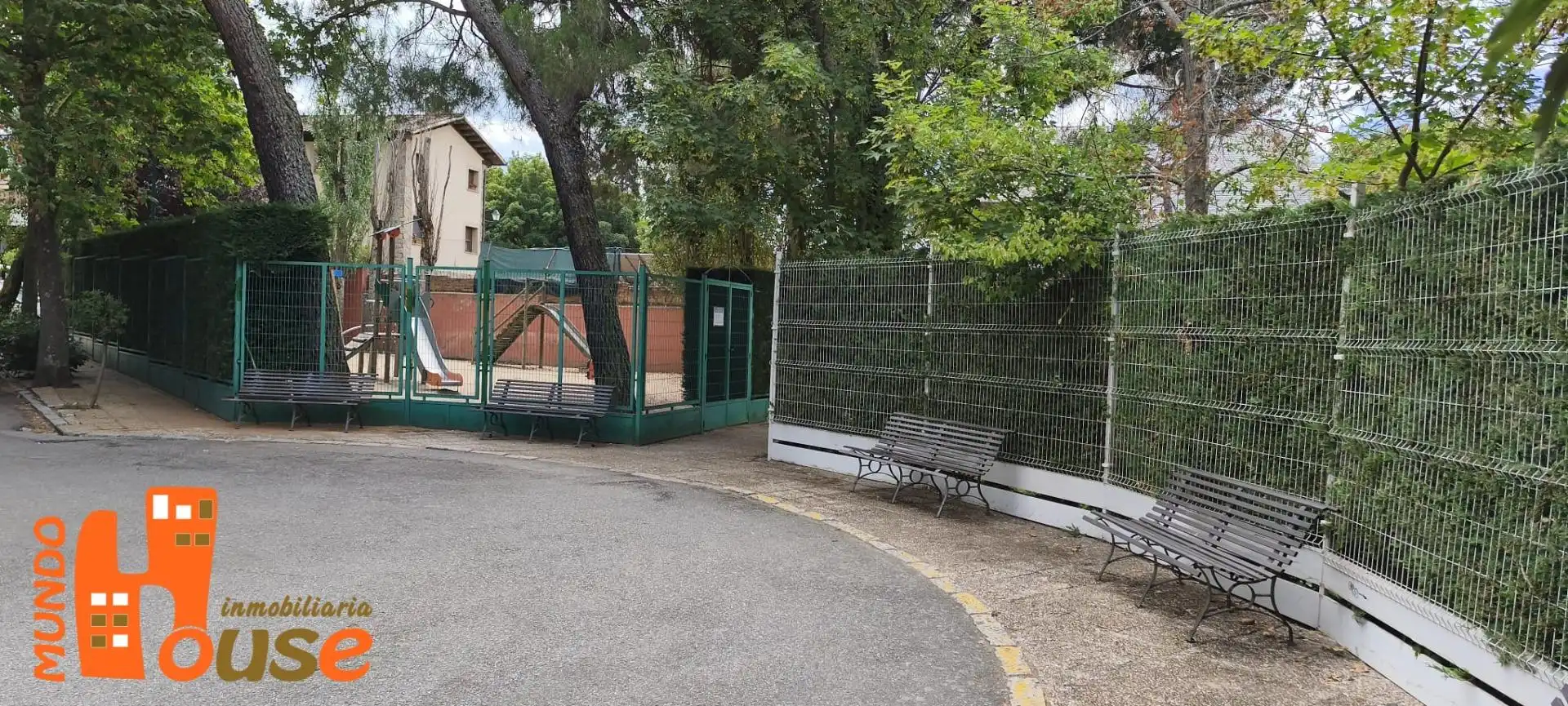 Parking de Piso en venta en Real Sitio de San Ildefonso con Calefacción, Terraza y Piscina comunitaria