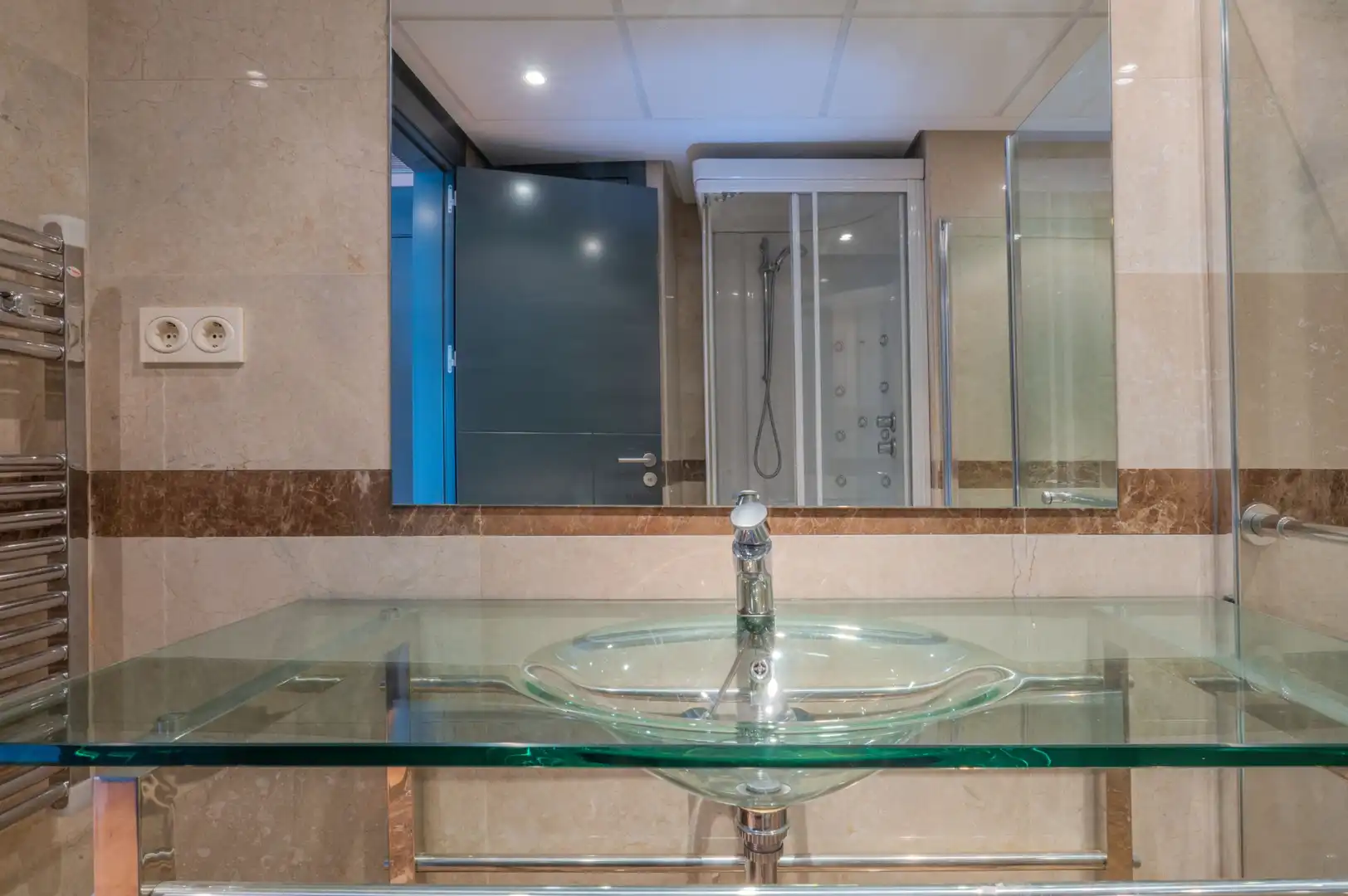 Baño de Oficina en venta en Alcorcón con Aire acondicionado, Calefacción y Trastero