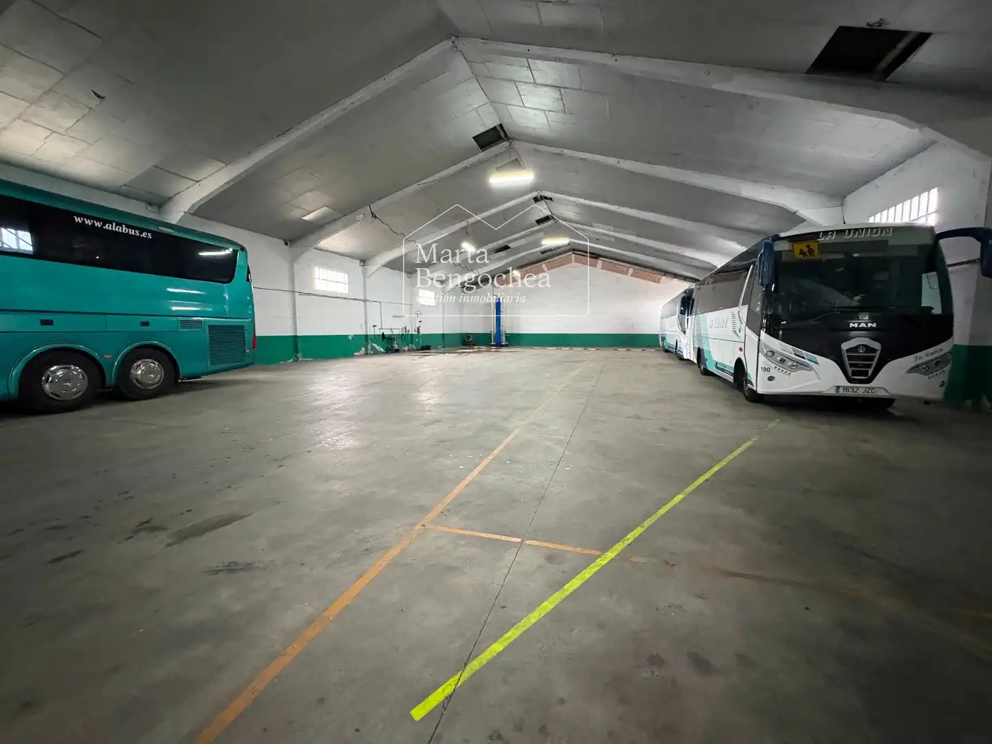 Nave industrielle à vendre à CALLE SAGARMIN