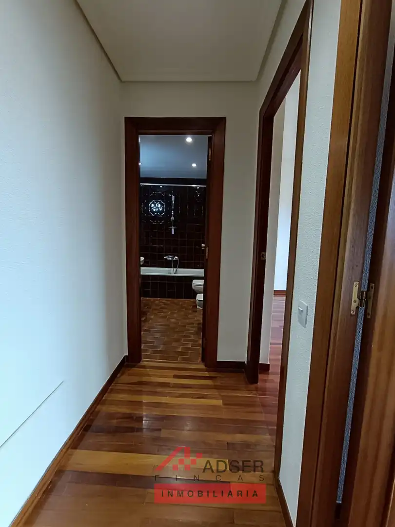 Piso de alquiler en  Logroño con Calefacción, Parquet y Terraza