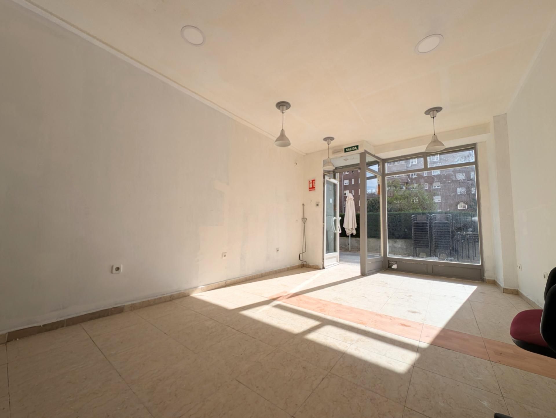 Premises for sale in  Madrid Capital