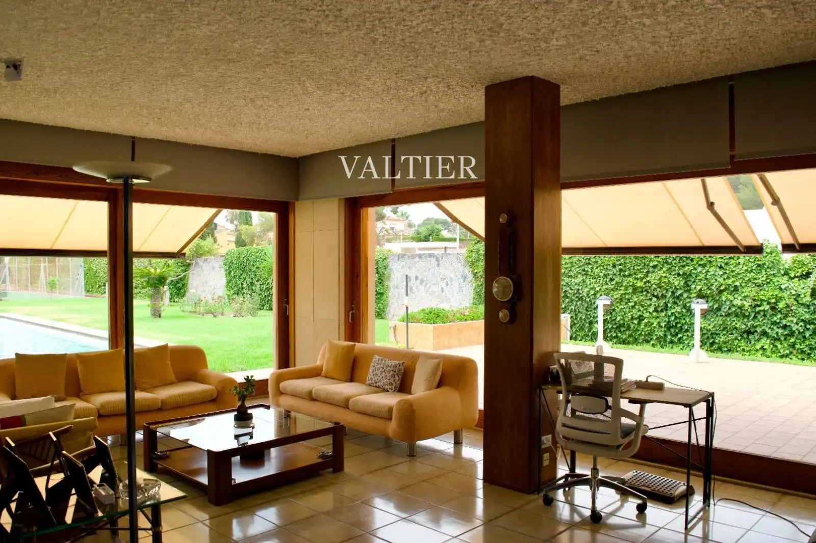 Living room of Houses for sale in L'Eliana  with Air Conditioner and Swimming Pool