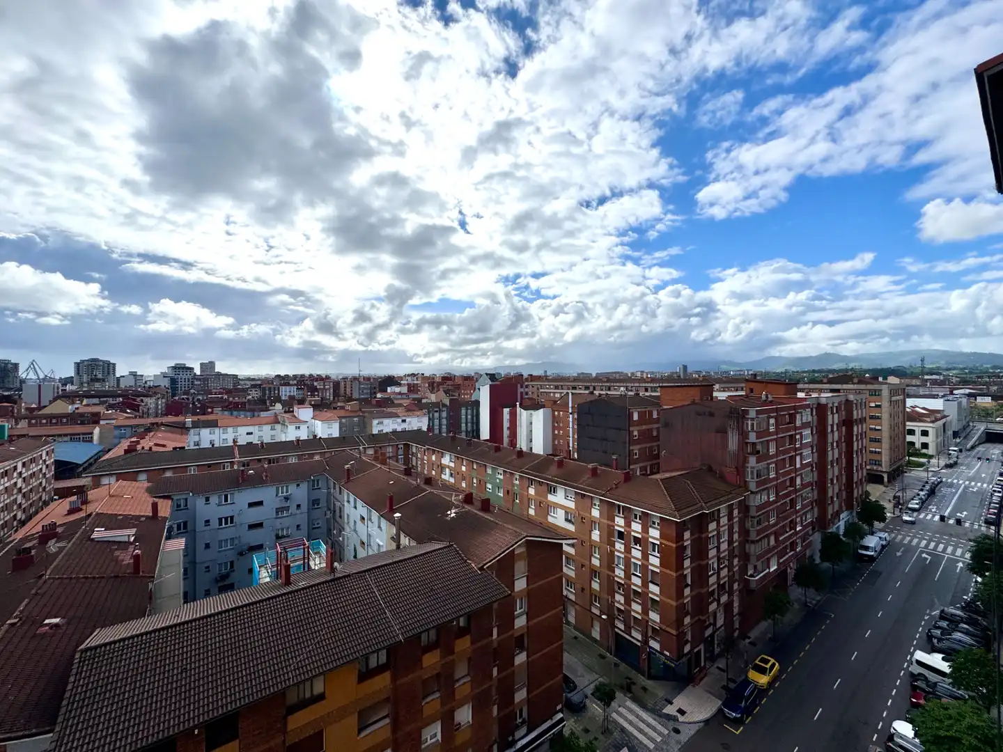 Vista exterior de Pis en venda en Gijón  amb Calefacció, Moblat i Forn
