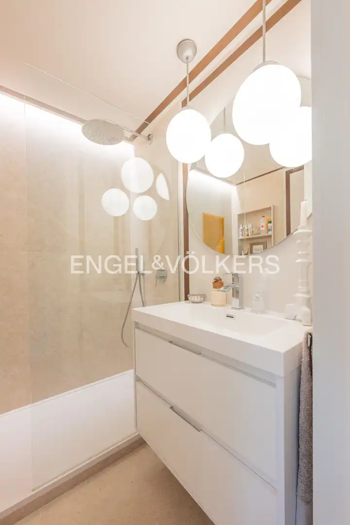 Badezimmer von Wohnung zum Verkauf in Madrid mit Klimaanlage, Heizung und Privatgarten