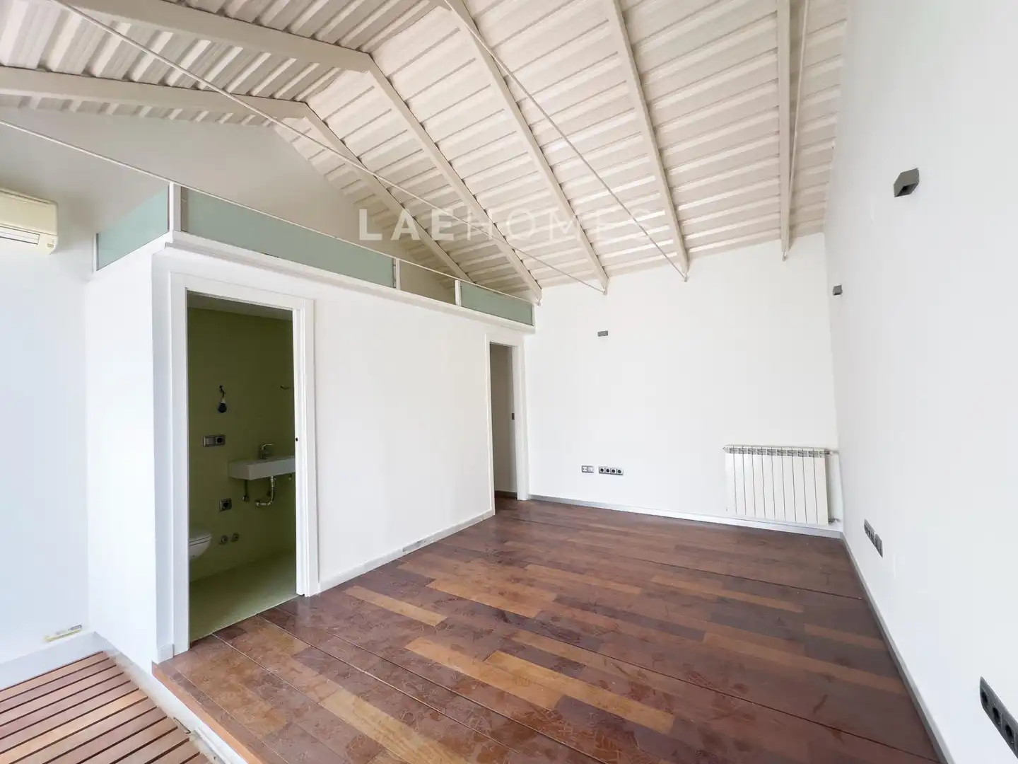 Maisonette zum Verkauf in Sevilla mit Klimaanlage, Heizung und Terrasse