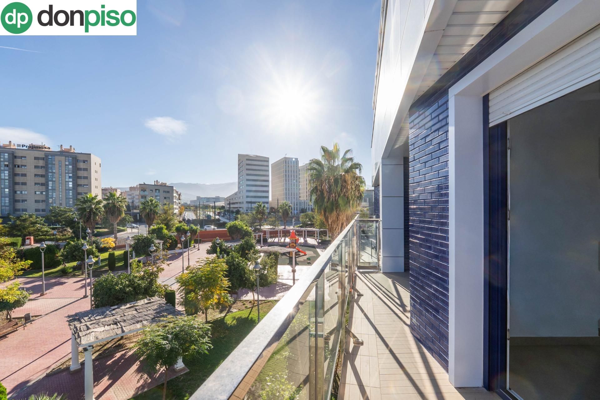 Vista exterior de Pis en venda en Armilla amb Calefacció, Jardí privat i Terrassa