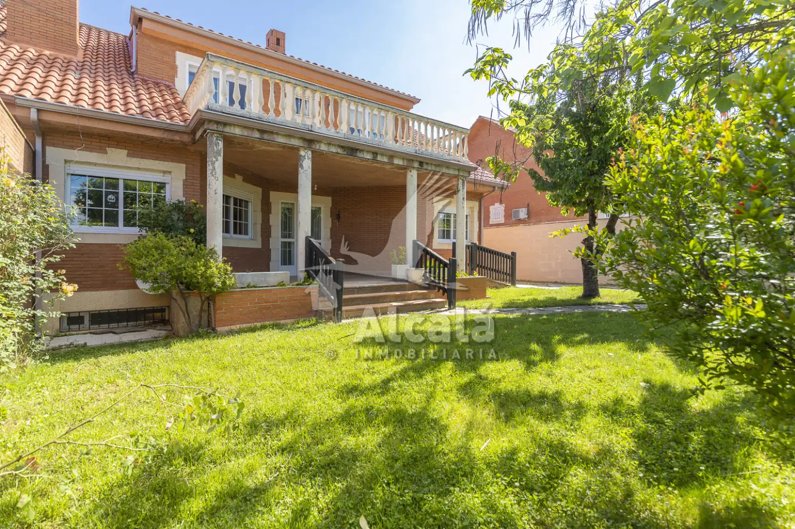 Jardín de Casa adosada en venta en Villalbilla con Aire acondicionado, Calefacción y Parquet