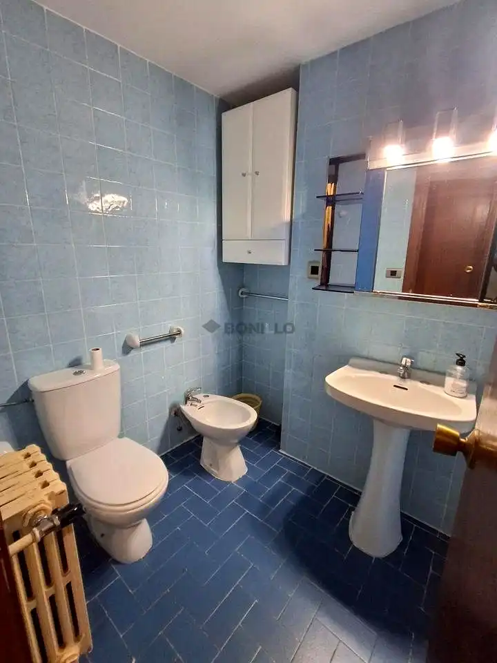 Badezimmer von Wohnung zur Miete in Teruel mit Möbliert