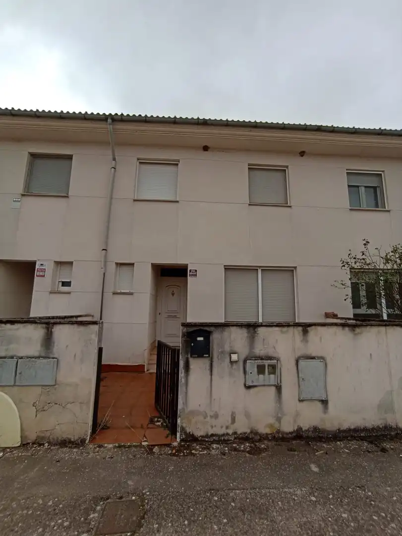 Vista exterior de Casa adosada en venta en Pozaldez