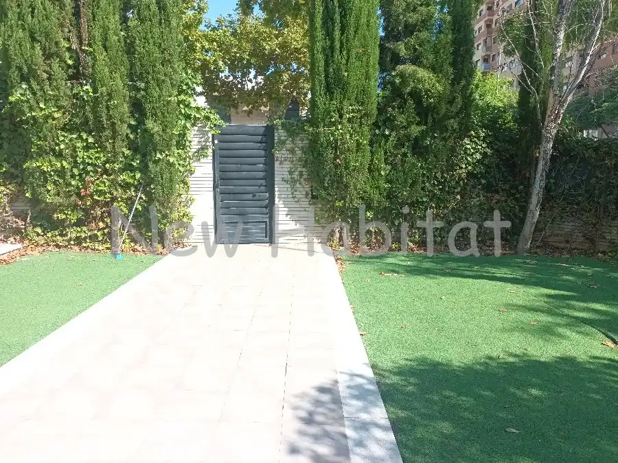 Jardín de Casa adosada en venta en Castellón de la Plana / Castelló de la Plana con Aire acondicionado, Jardín privado y Terraza