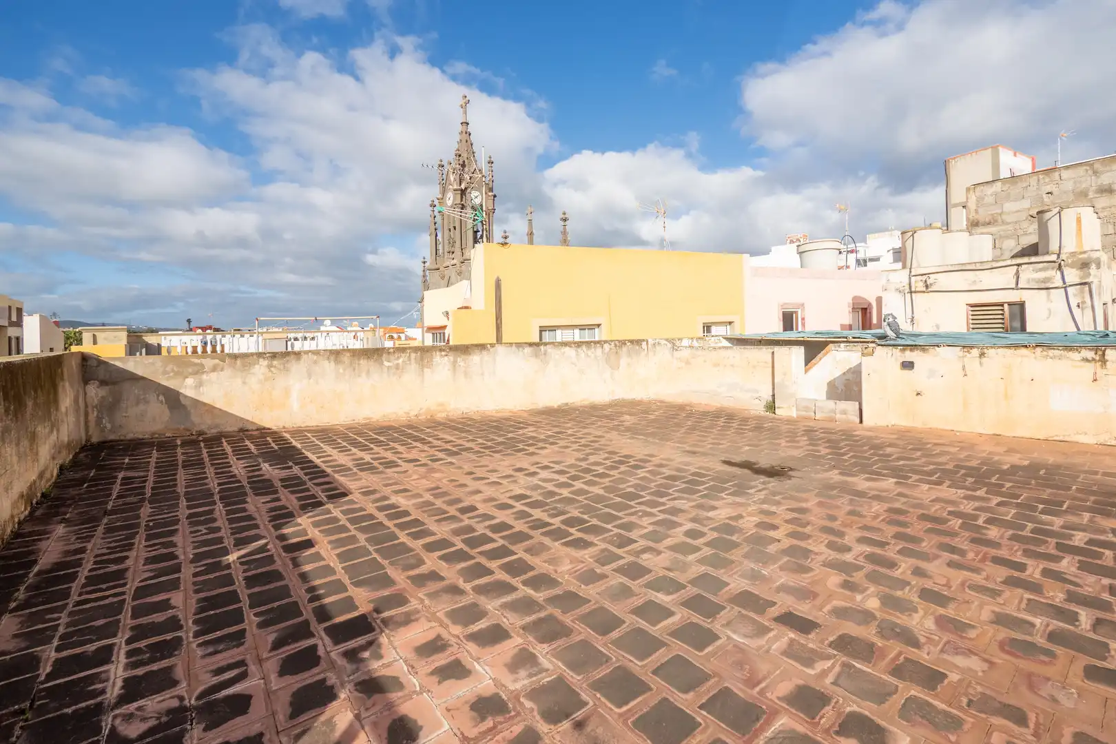 Vista exterior de Casa o xalet en venda en Arucas amb Terrassa, Traster i Balcó