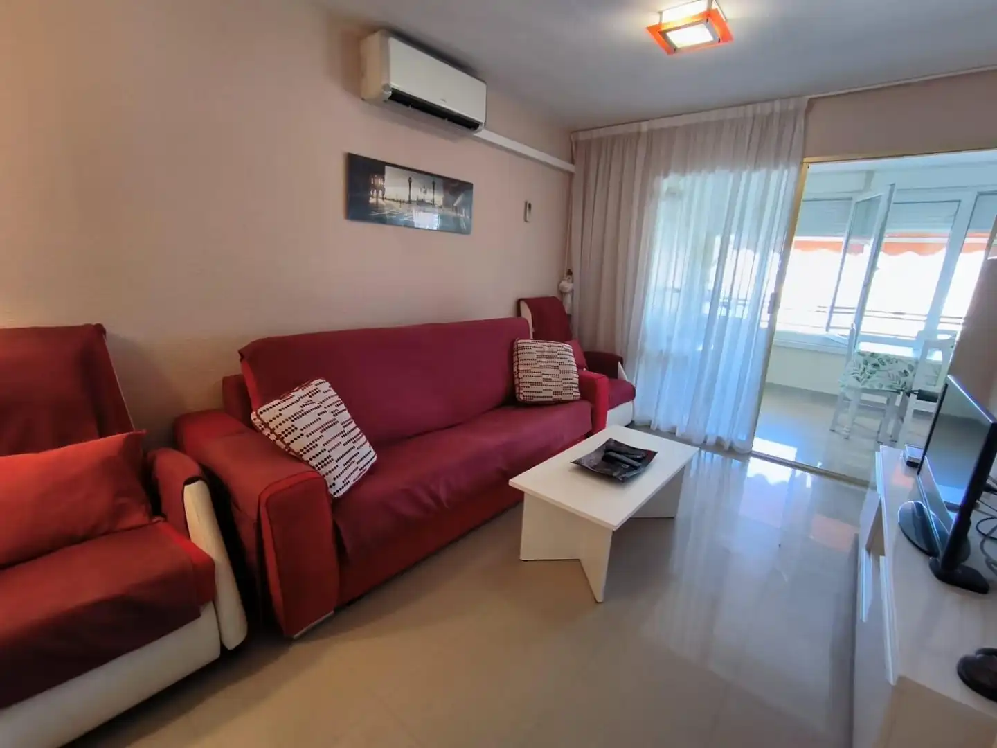 Sala d'estar de Pis en venda en Benidorm amb Aire condicionat i Piscina comunitària