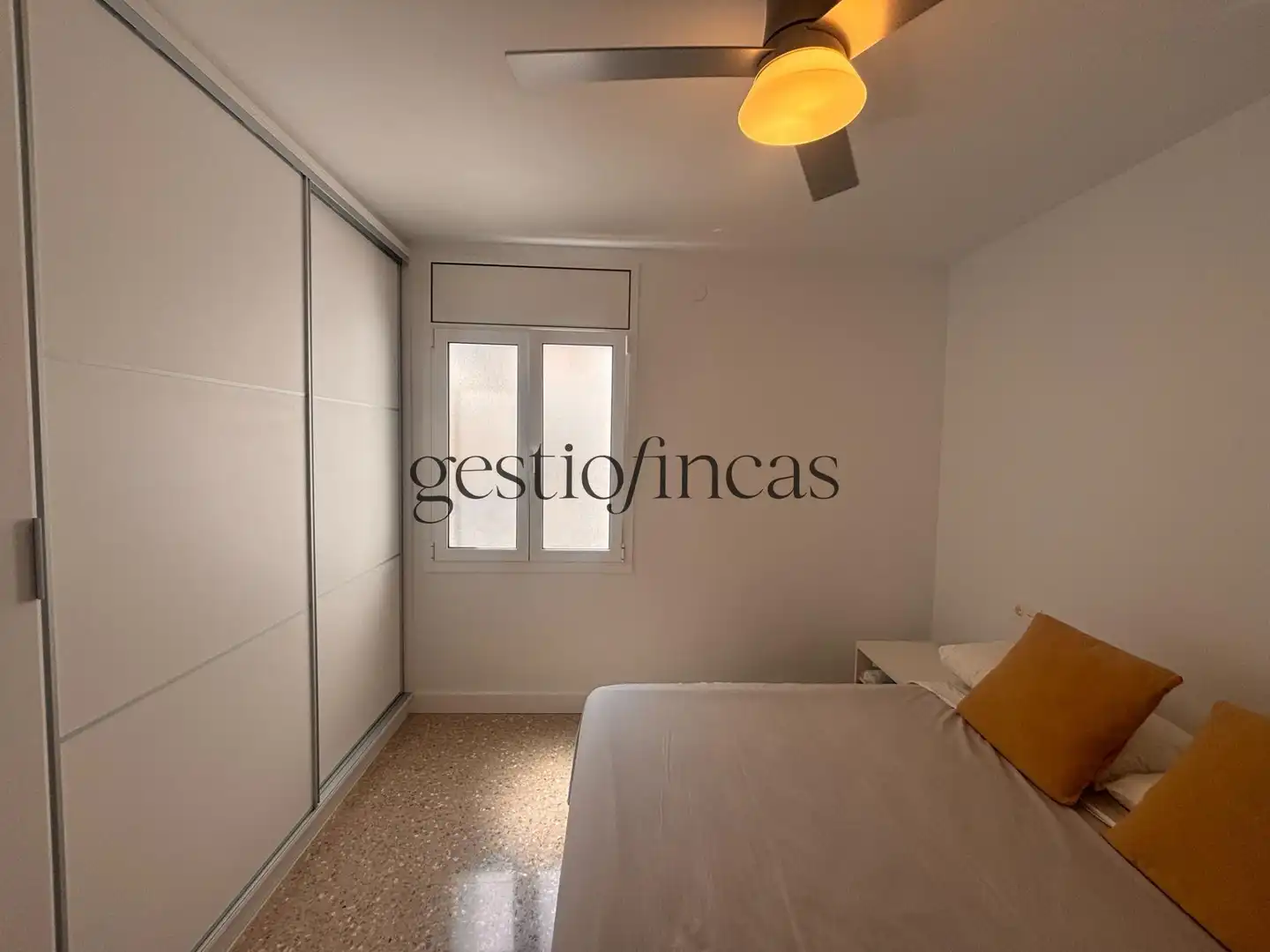 Habitación de Apartamento de alquiler en Cambrils con Aire acondicionado, Calefacción y Terraza