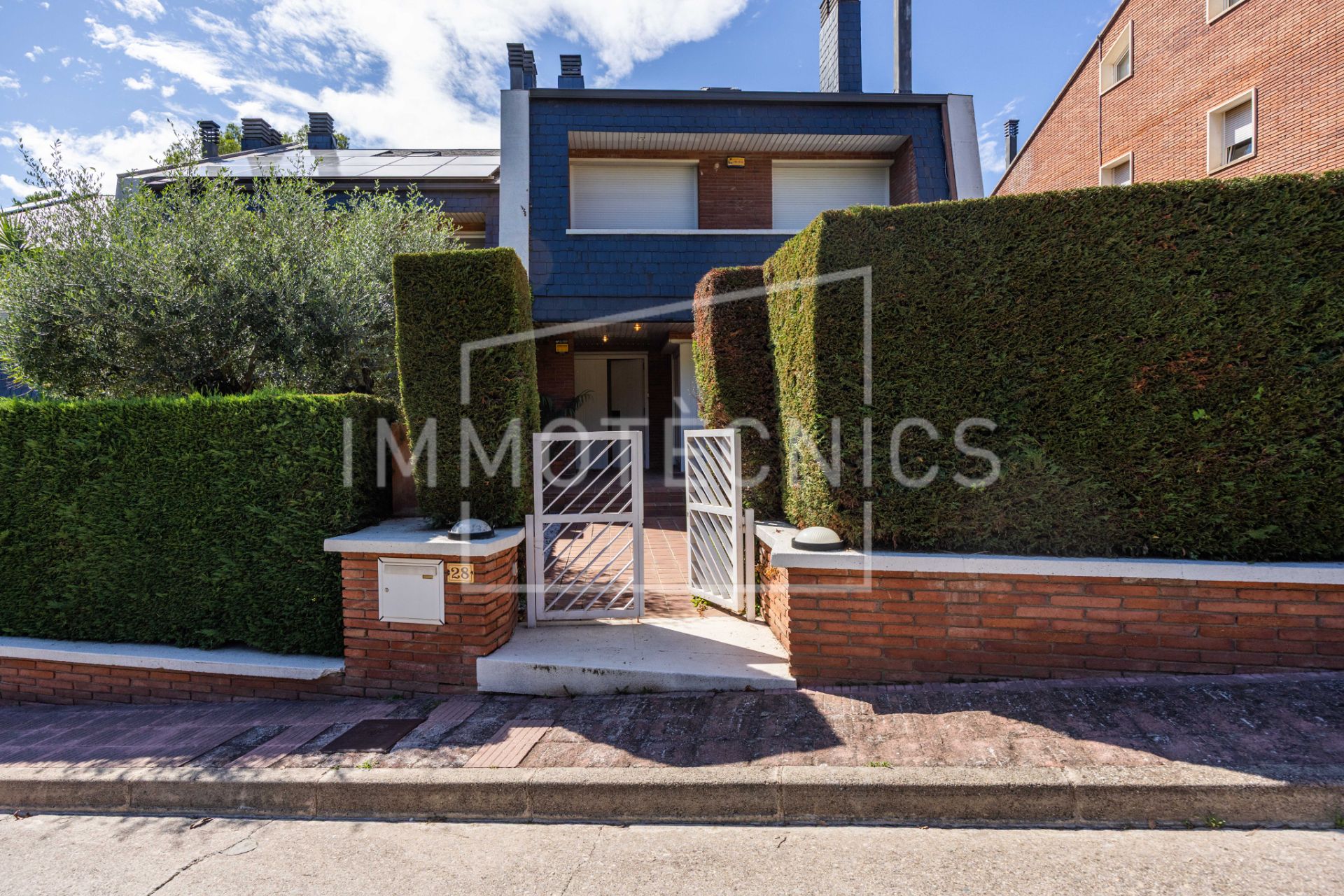 Exterior view of Single-family semi-detached for sale in L'Ametlla del Vallès  with Air Conditioner, Heating and Private garden