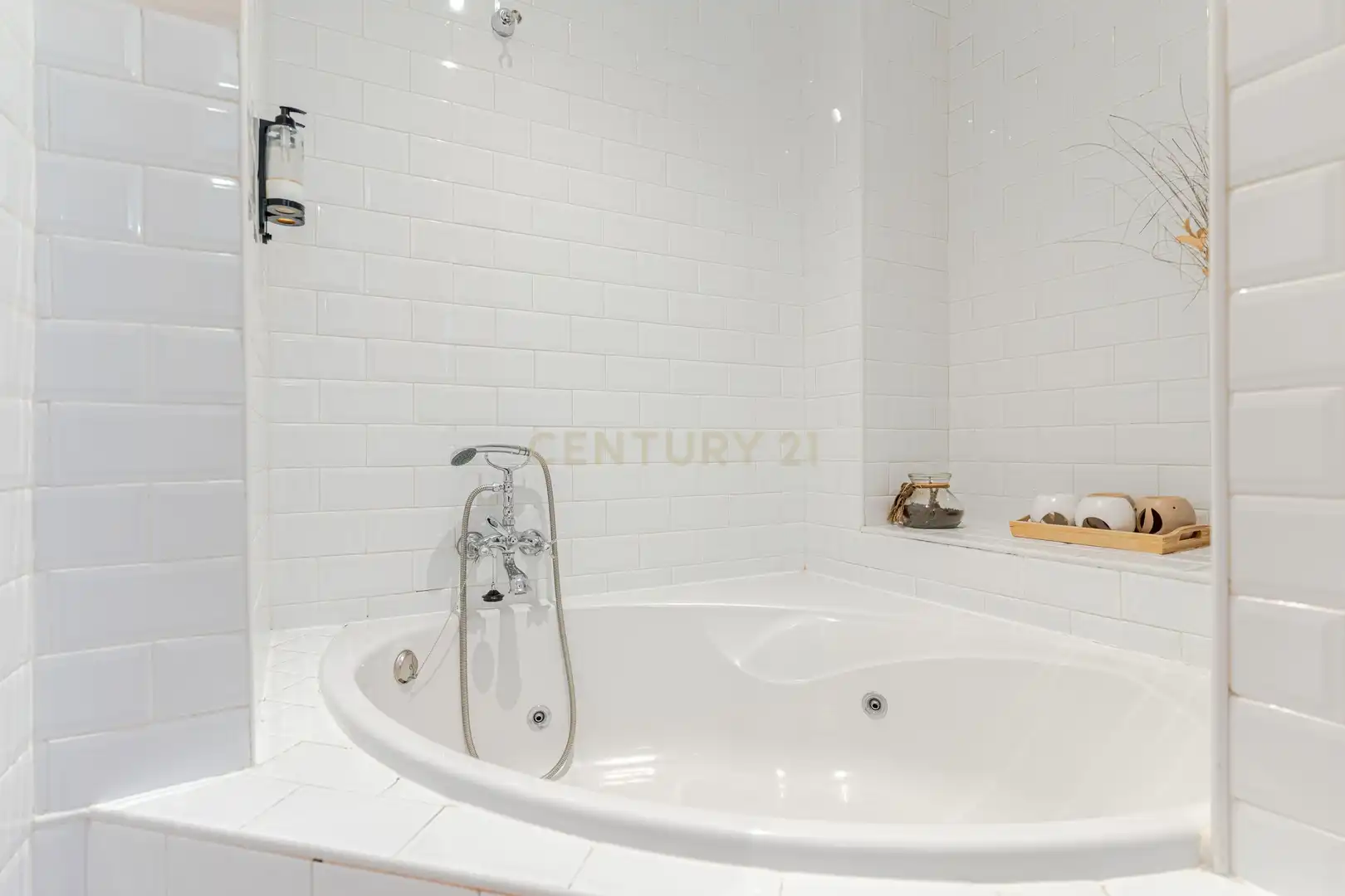 Baño de Edificio en venta en Cenes de la Vega con Piscina comunitaria