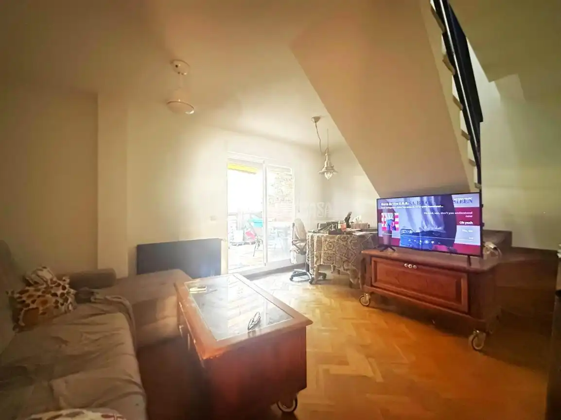 Sala d'estar de Pis en venda en San Sebastián de los Reyes amb Calefacció, Parquet i Terrassa