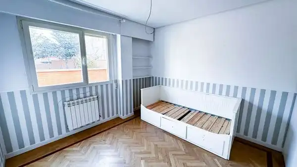 Habitación de Piso de alquiler en Madrid con Aire acondicionado, Jardín privado y Trastero