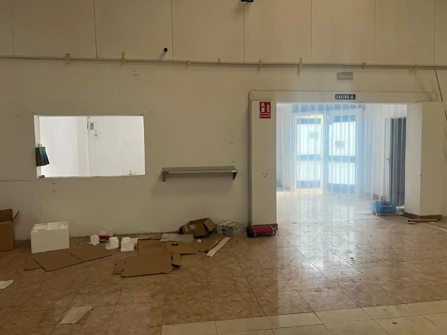 Nave industrial de alquiler en Manises con Calefacción y Alarma