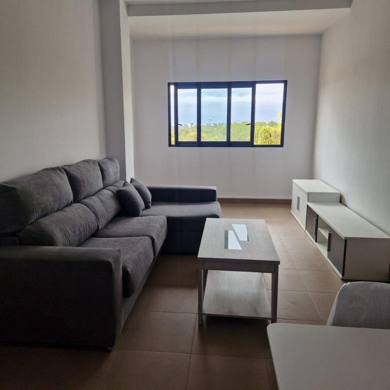 Sala d'estar de Apartament en venda en La Nucia amb Calefacció, Terrassa i Moblat