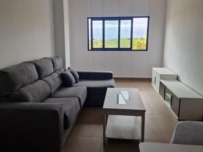 Sala d'estar de Apartament en venda en La Nucia amb Calefacció, Terrassa i Moblat