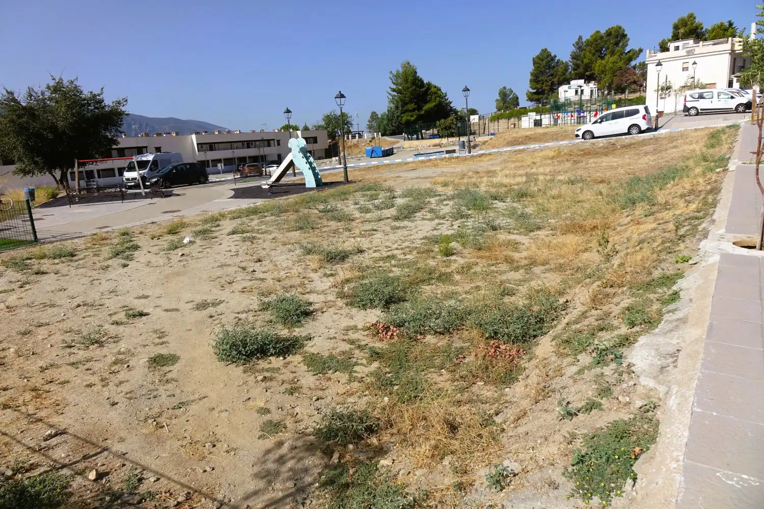 Terreno industrial en venta en Carataunas