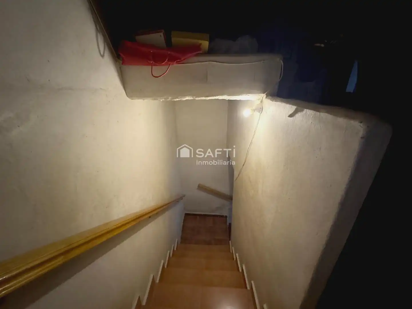 Casa adosada en venta en Algueña con Terraza