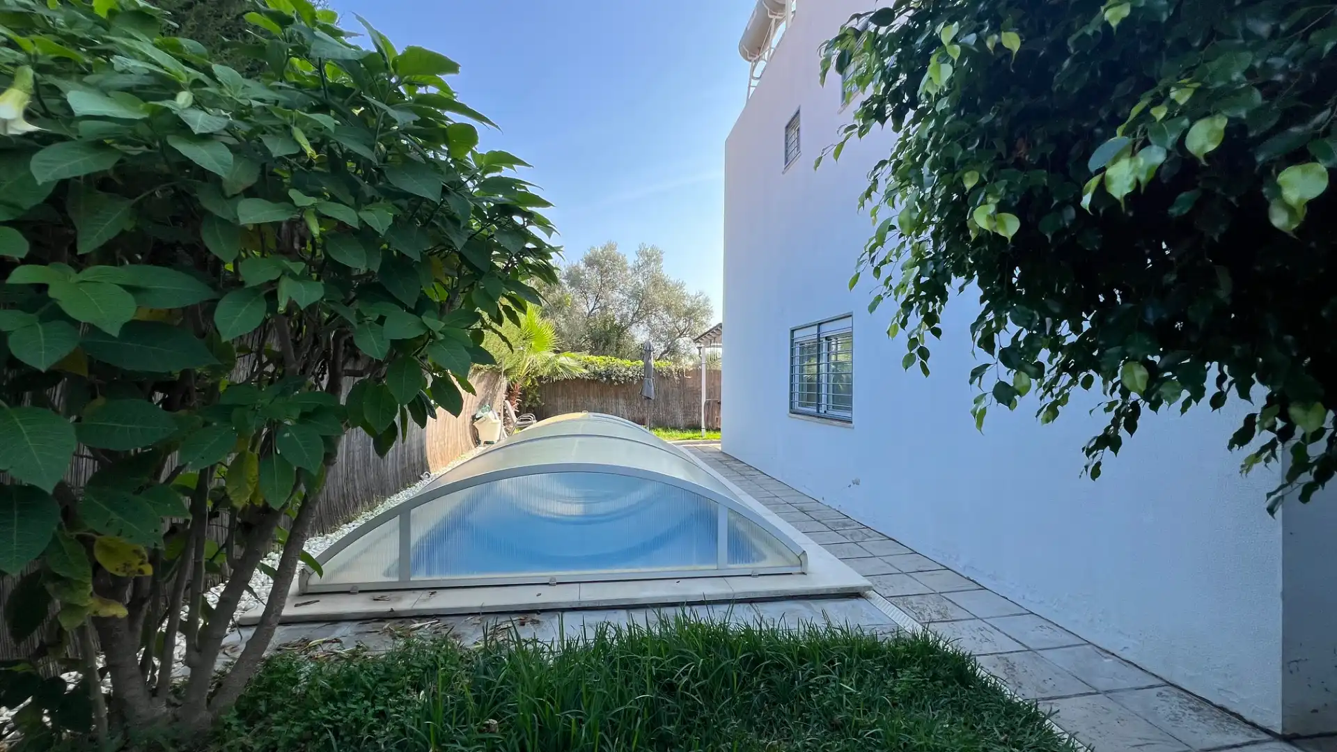 Piscina de Casa o xalet en venda en Espartinas amb Aire condicionat, Calefacció i Jardí privat