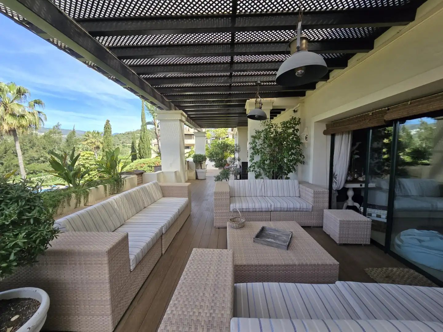 Terraza de Piso en venta en Benahavís con Aire acondicionado, Terraza y Trastero