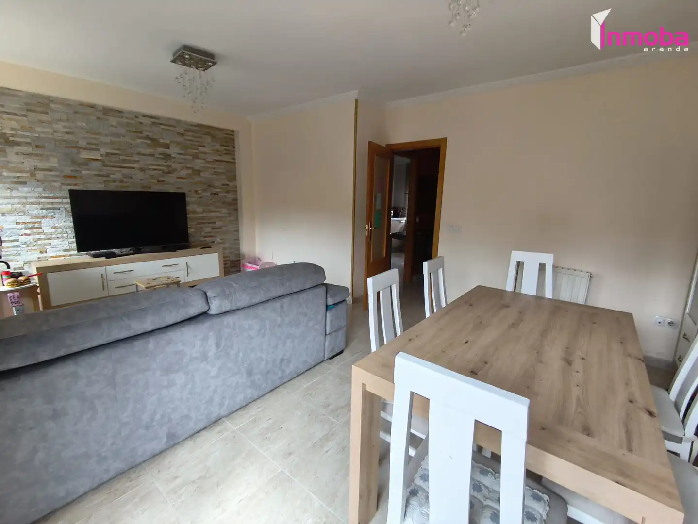 Sala de estar de Casa adosada en venta en Aranda de Duero con Calefacción y Jardín privado