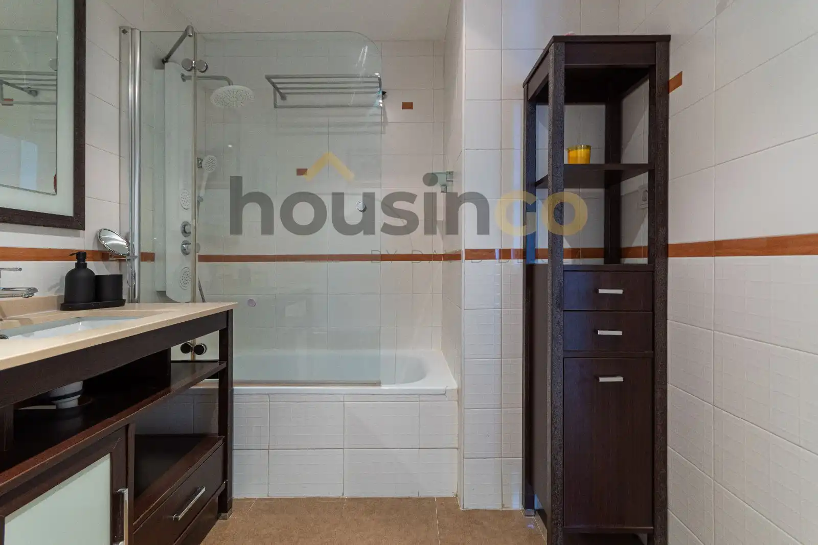 Baño de Estudio de alquiler en Madrid con Aire acondicionado, Calefacción y Amueblado