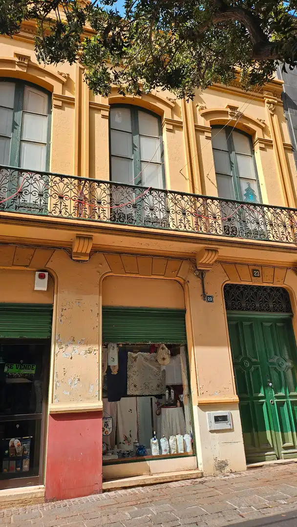 Vista exterior de Casa adosada en venda en Santa Cruz de Tenerife amb Balcó