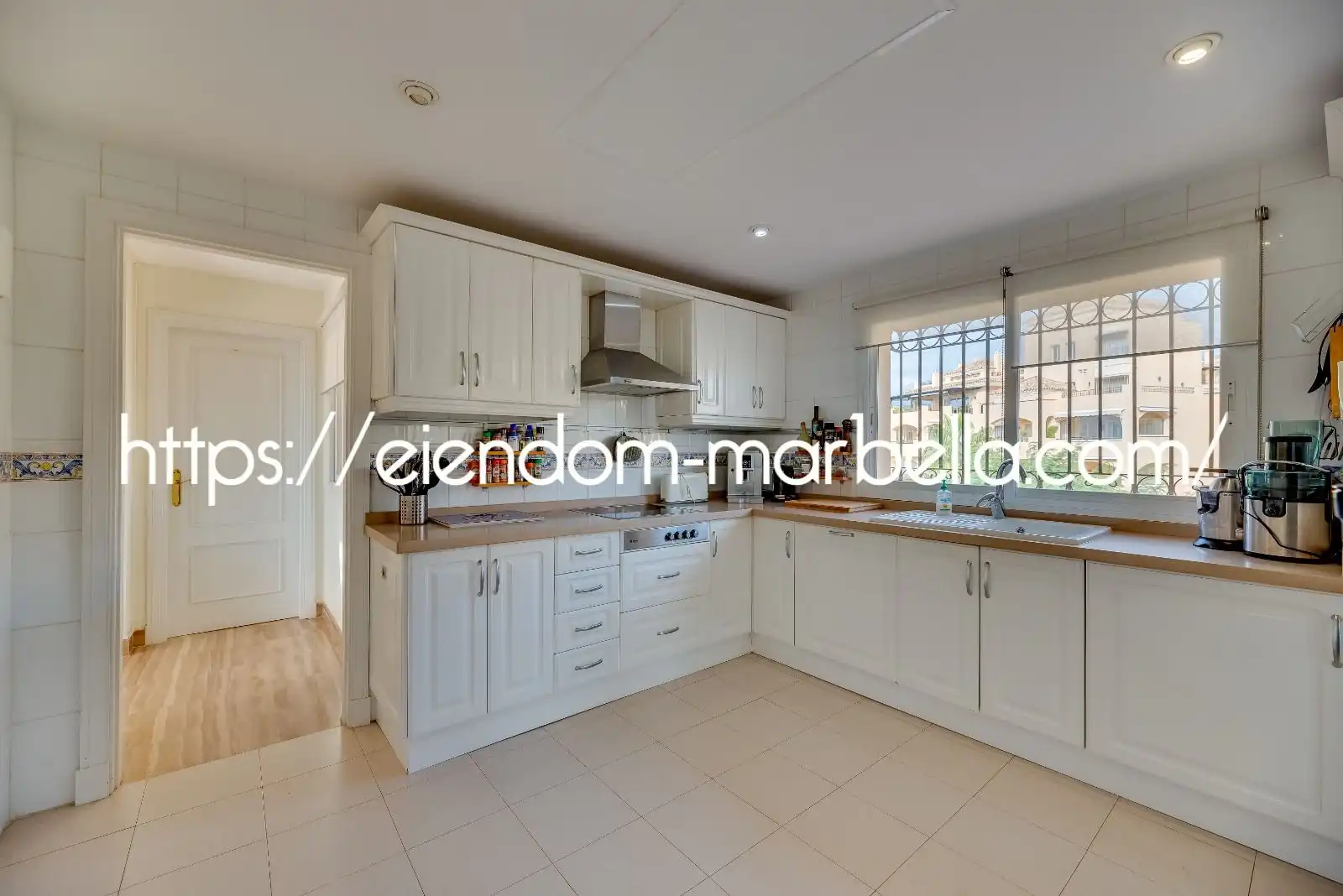 Cocina de Apartamento en venta en Marbella con Aire acondicionado, Calefacción y Terraza