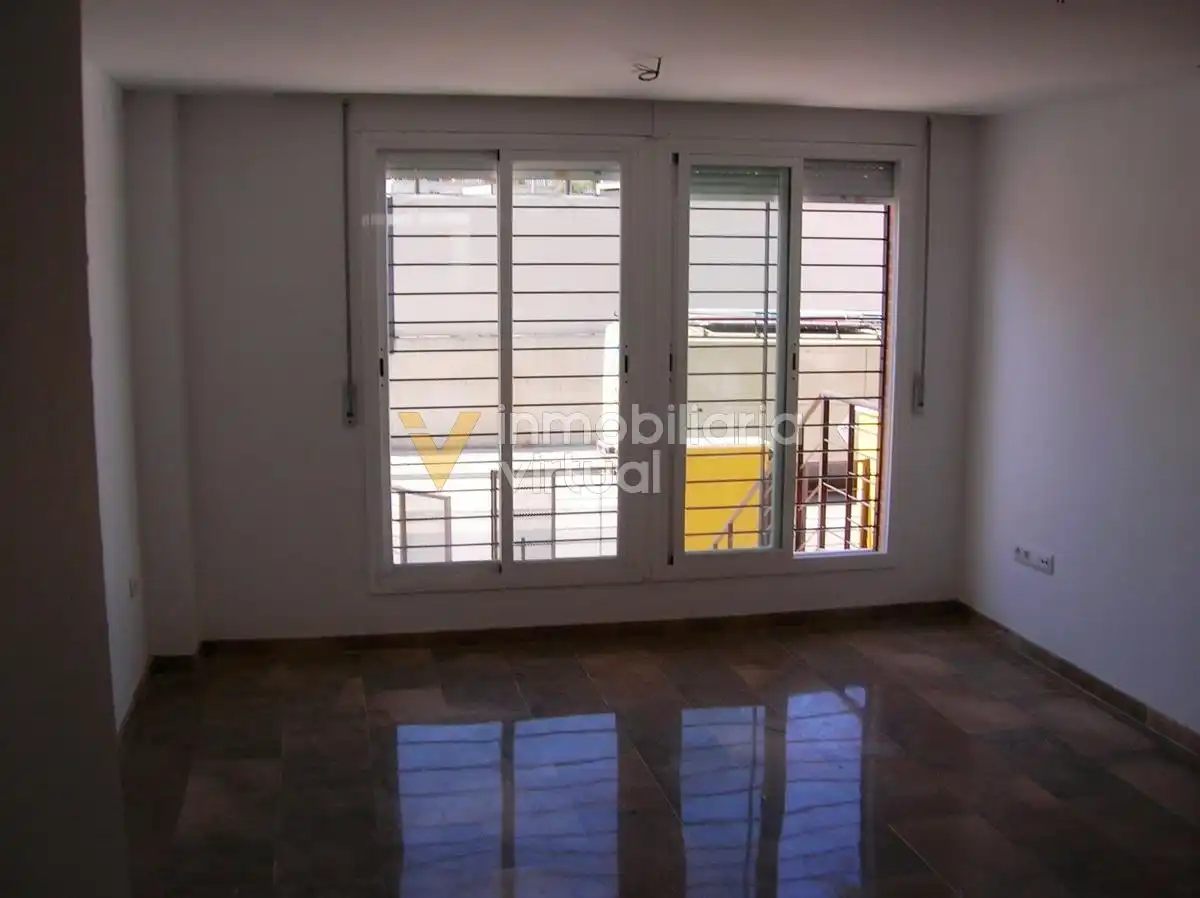 Casa con terrazza in vendita a Calle Almería 11