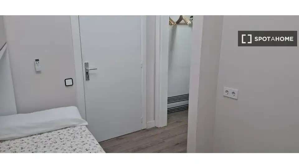 Schlafzimmer von Wohnung zur Miete in Rubí mit Klimaanlage, Heizung und Möbliert