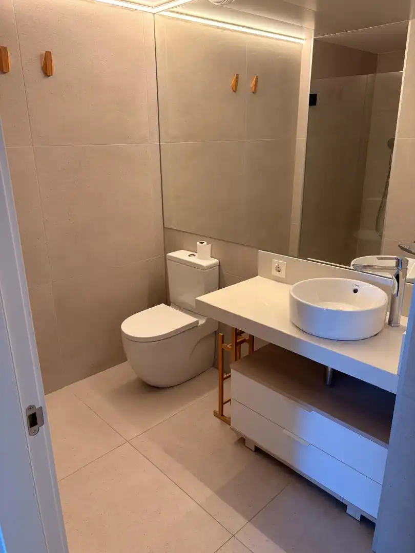 Bathroom of Flat for rent in Sant Just Desvern  with Air Conditioner, Heating and Storage room