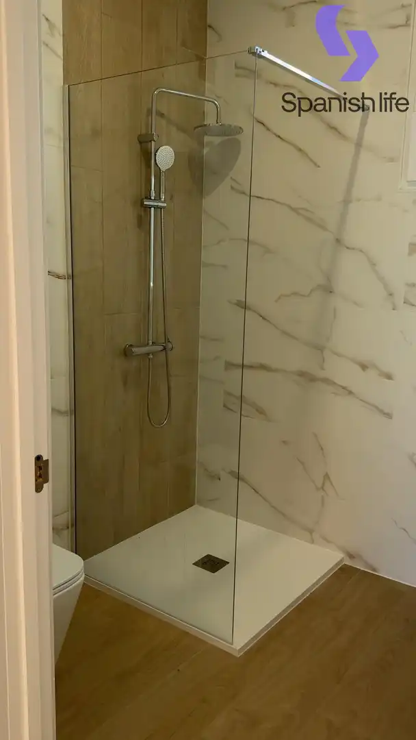 Bany de Apartament en venda en Benidorm