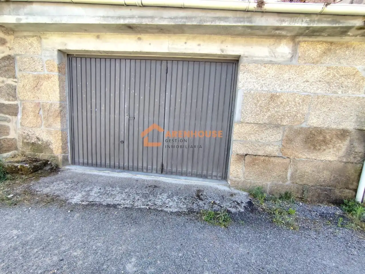 Parking of Houses for sale in Xunqueira de Ambía  with Heating, Storage room and Furnished