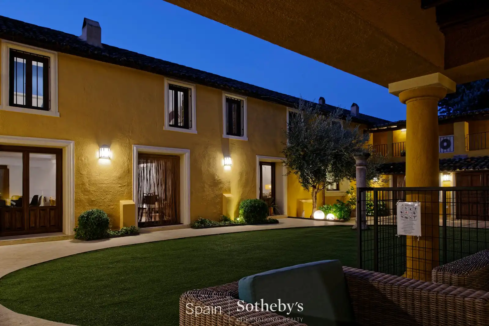 Vista exterior de Casa o chalet en venta en Las Herencias con Aire acondicionado, Calefacción y Jardín privado