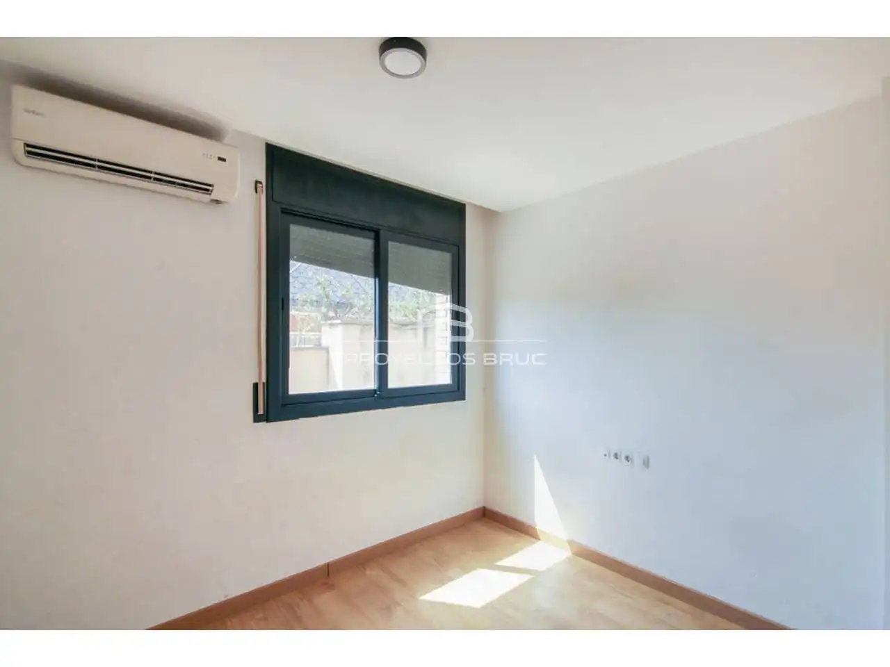 Villa mit Garten zum Verkauf in Corbera de Llobregat, imagen 8