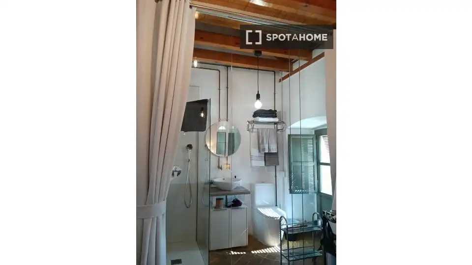 Badezimmer von Wohnung zur untervermieten in Córdoba mit Klimaanlage, Terrasse und Möbliert