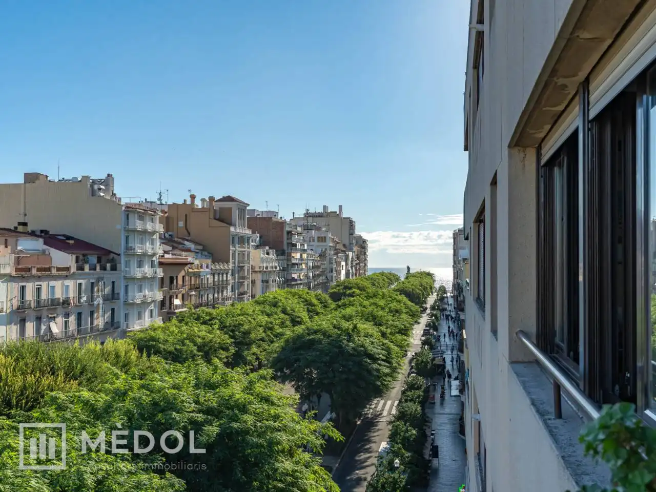 Vista exterior de Piso en venta en Tarragona con Calefacción, Parquet y Amueblado