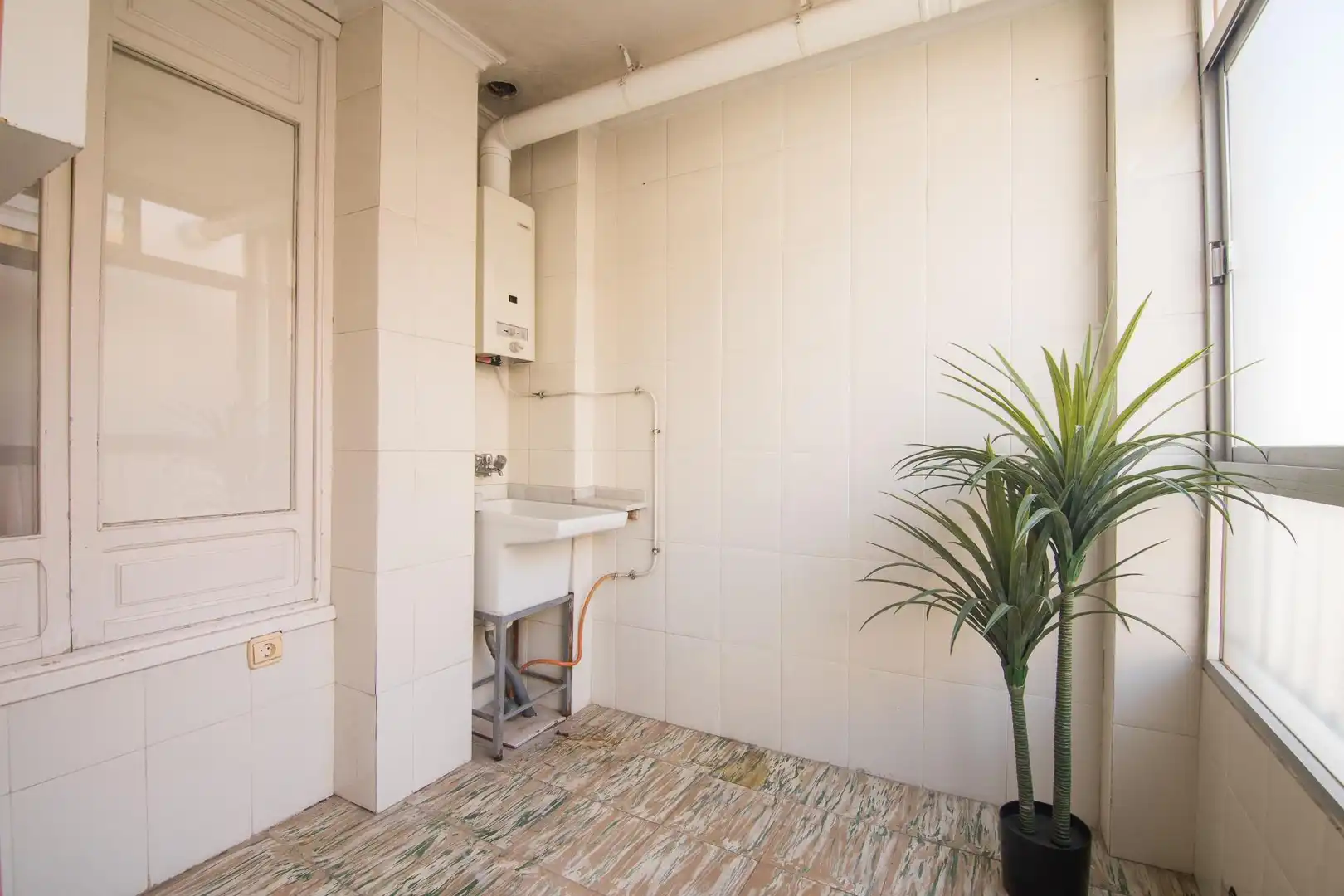 Bathroom of Flat for sale in Elche / Elx  with Balcony