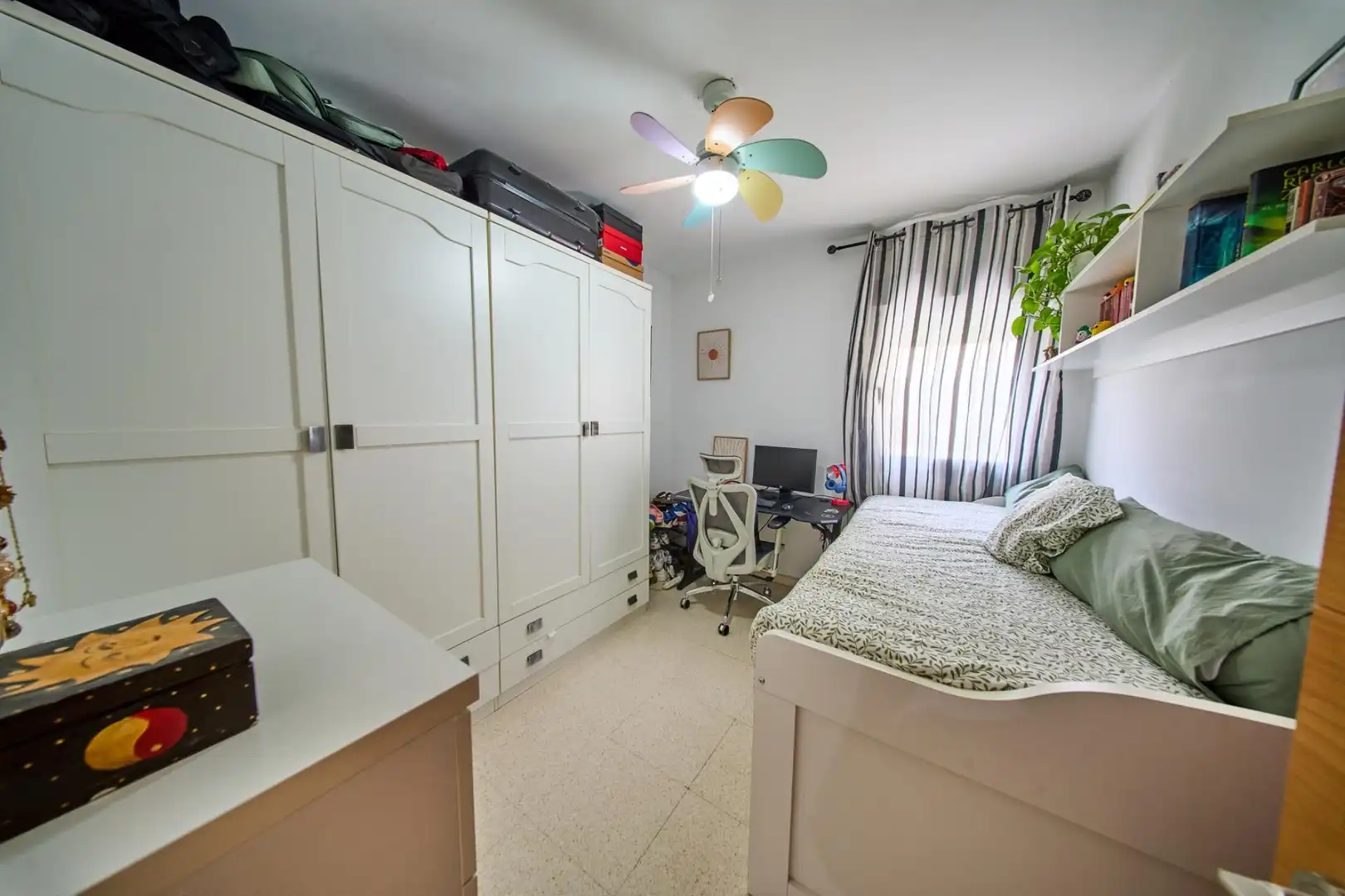 Schlafzimmer von Wohnung zum Verkauf in Granada mit Heizung, Privatgarten und Gemeinschaftspool